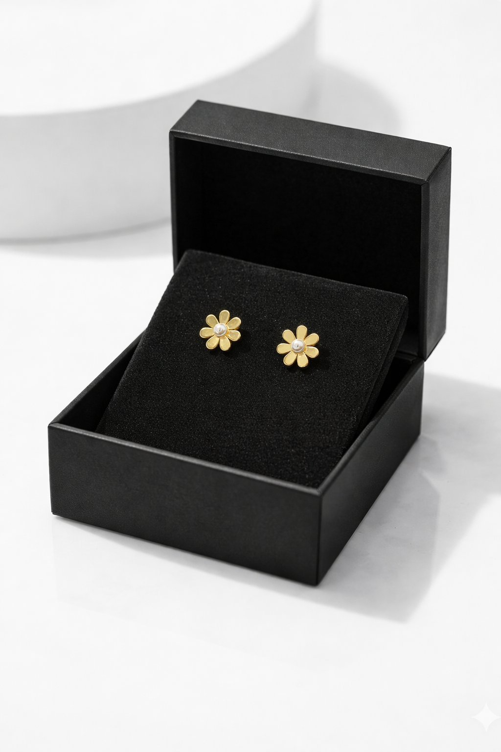 Elegant Gold Flower Earring